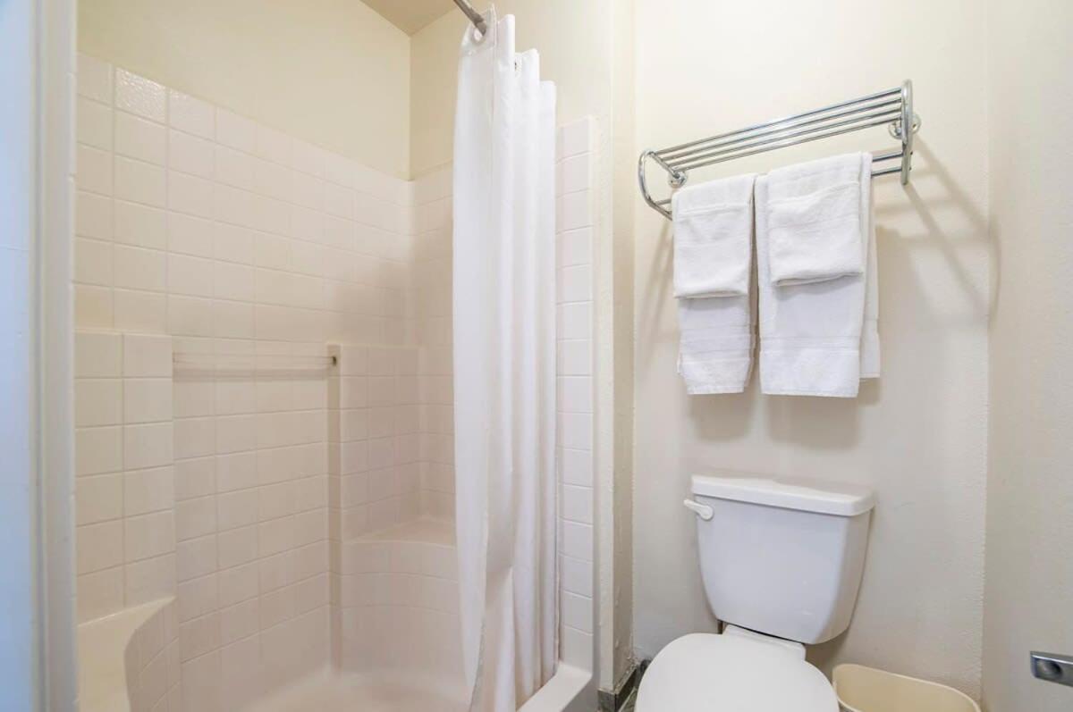 Sierra Vista Studio Apartment With Full Kitchen And King Bed Eksteriør billede