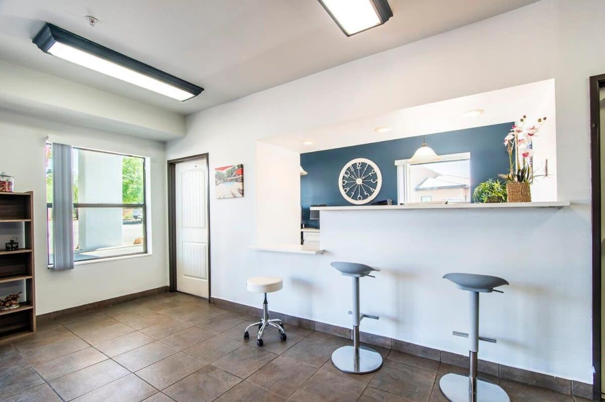 Sierra Vista Studio Apartment With Full Kitchen And King Bed Eksteriør billede